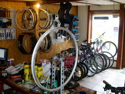 Biciclete > vanzari si reparatii > magazin BONESHAKER, Baia Mare, MM, m2597_3.jpg